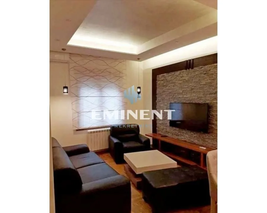 Izdavanje, trosoban stan, 62m², Đeram Pijaca, Beograd