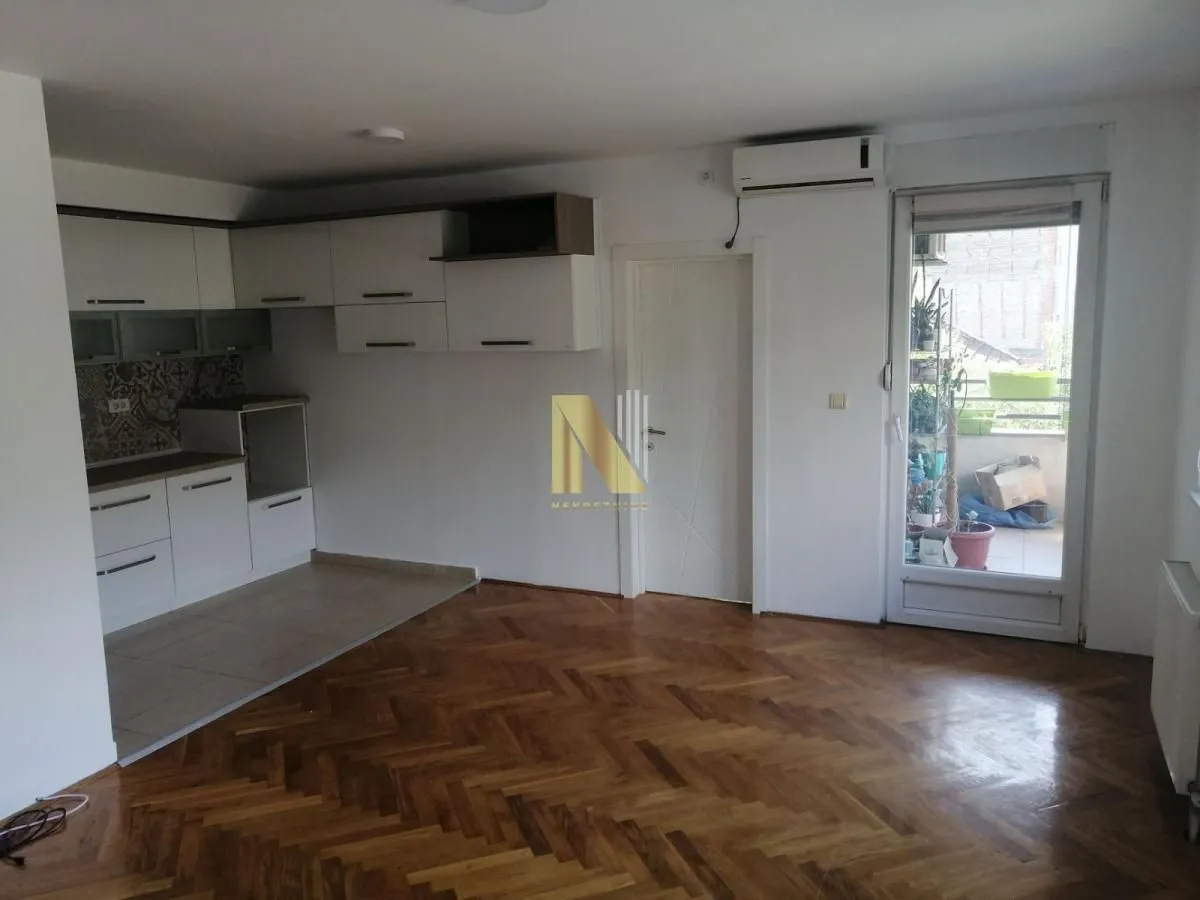 Rent, office space, 83m², Sajmište, Novi Sad