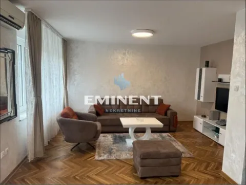 Izdavanje, dvosoban stan, 55m², Stari Grad, Beograd