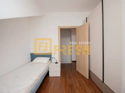 Izdavanje, trosoban stan, 120m², Master Kvart, Podgorica - image 14