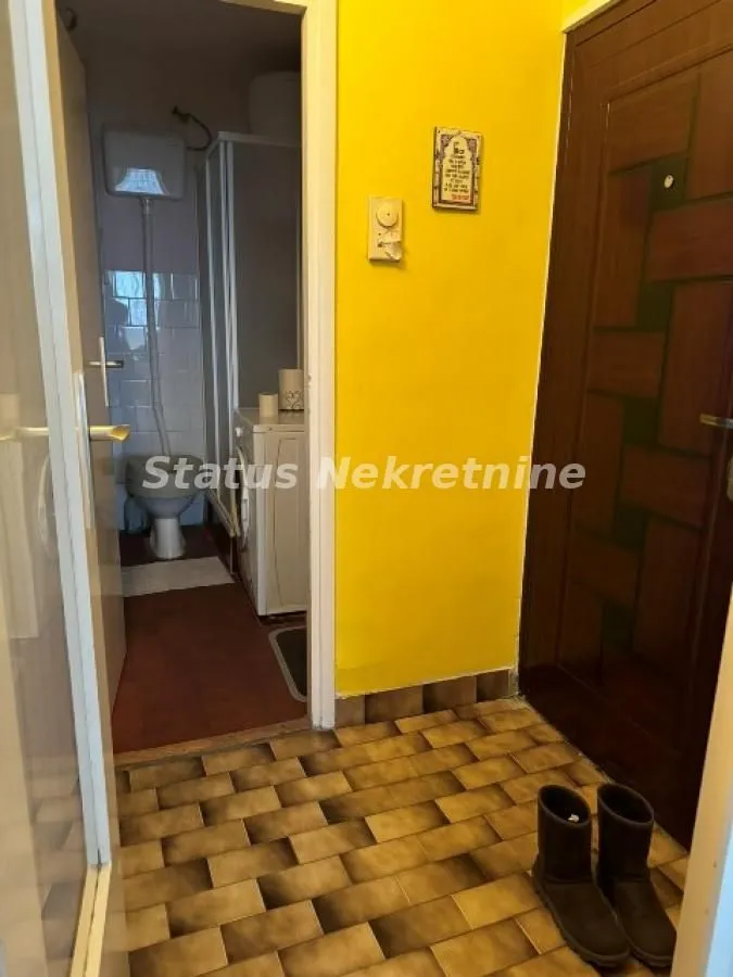 Izdavanje, dvosoban stan, 53m², Bulevar Oslobodjenja, Novi Sad Sve Podlokacije