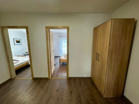 Izdavanje, dvosoban stan, 80m², Centar, Cetinje - image 9