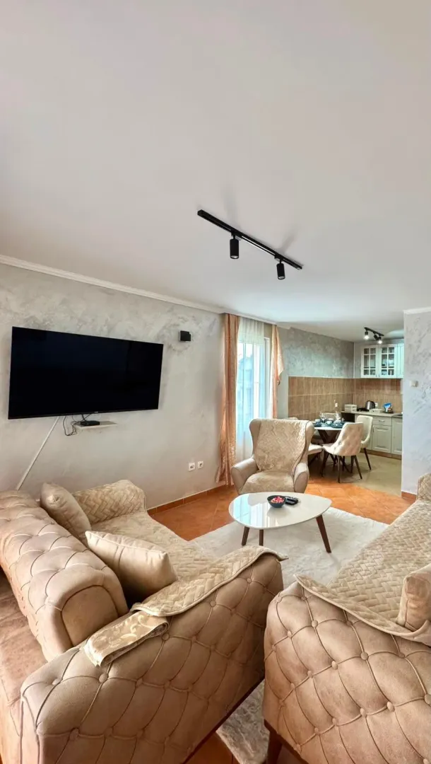 Rent, house, 200m², Gornja Gorica, Podgorica