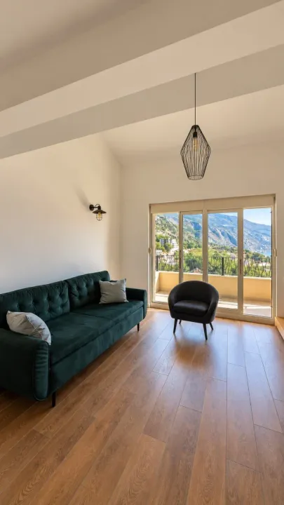 Izdavanje, dvosoban stan, 97m², Dobrota, Kotor