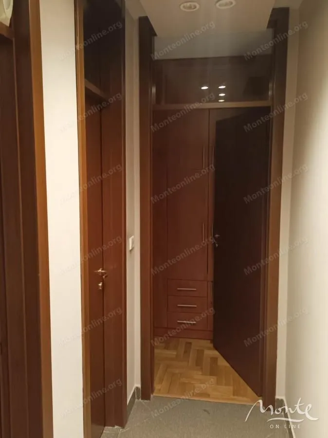 Prodaja, dvosoban stan, 96m², Stari Aerodrom, Podgorica
