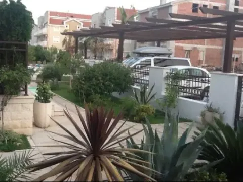 Rent, apartment, 54m², Đenovići, Herceg Novi - image 3