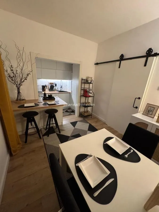 Izdavanje, jednosoban stan, 60m², Centar, Tivat