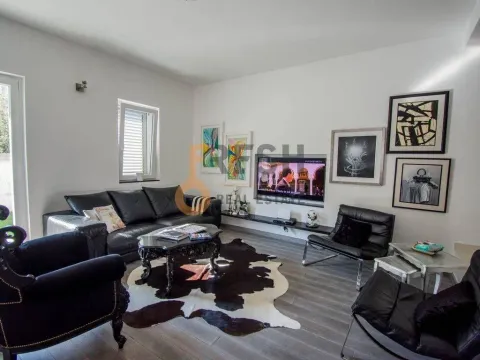 Izdavanje, kuća, 270m², Zagorič, Podgorica - image 7