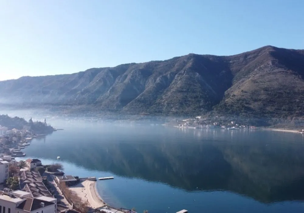 Prodaja, dvosoban stan, 73m², Dobrota, Kotor
