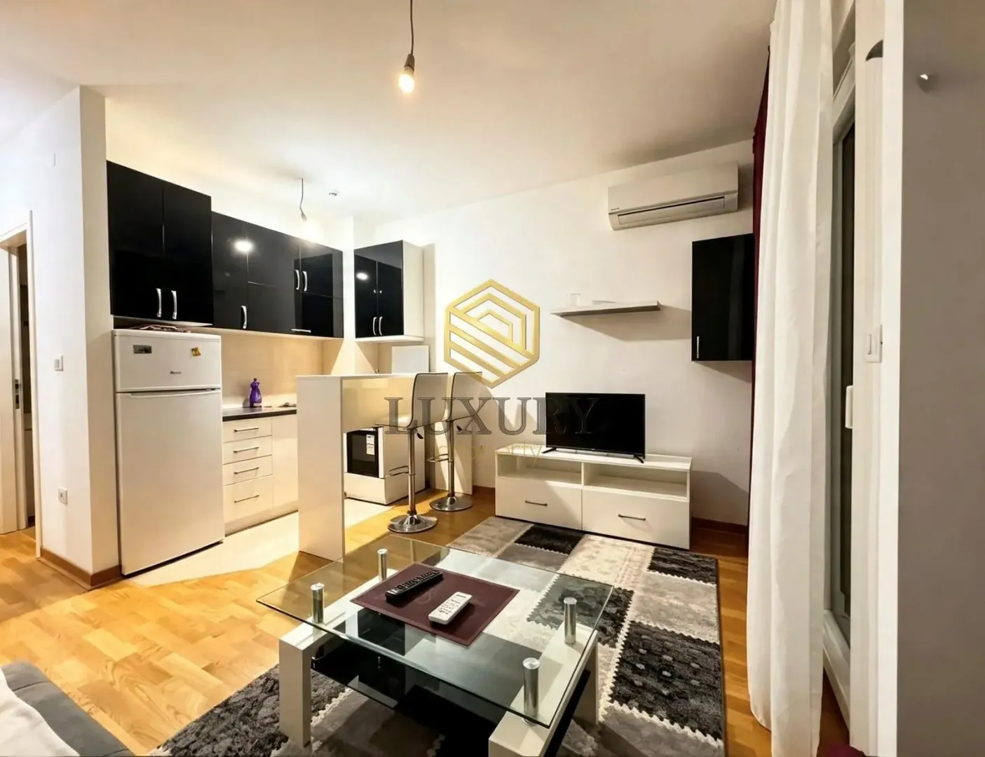 Izdavanje, garsonjera, 27m², City Kej, Podgorica