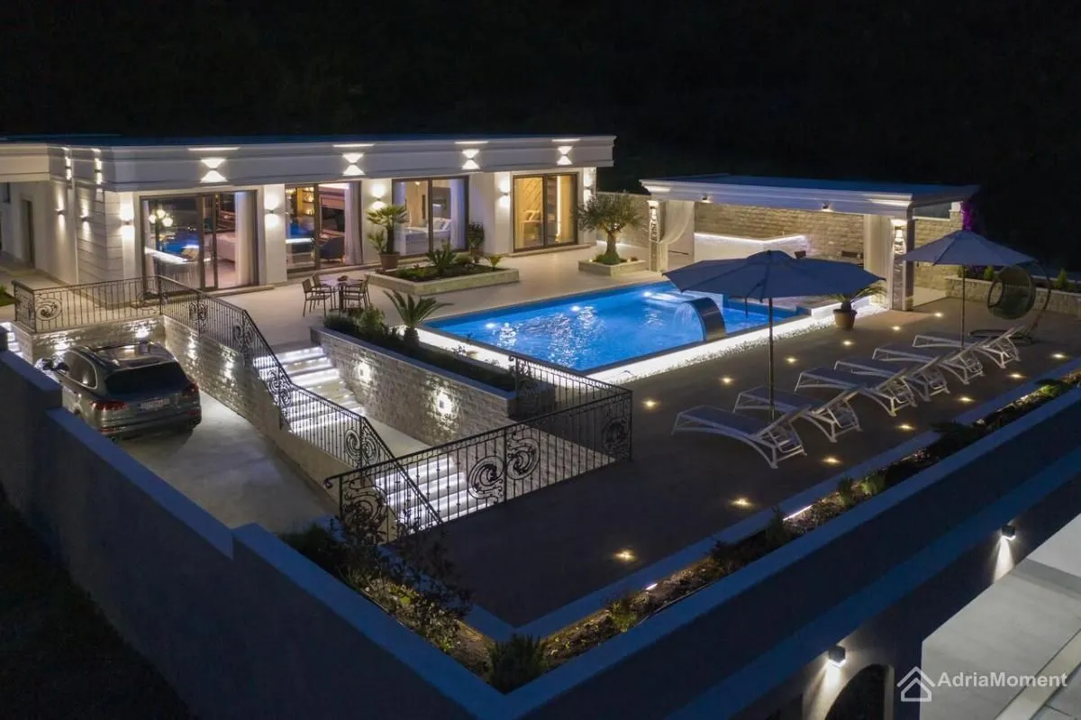 Sale, house, 190m², Prijevor, Budva