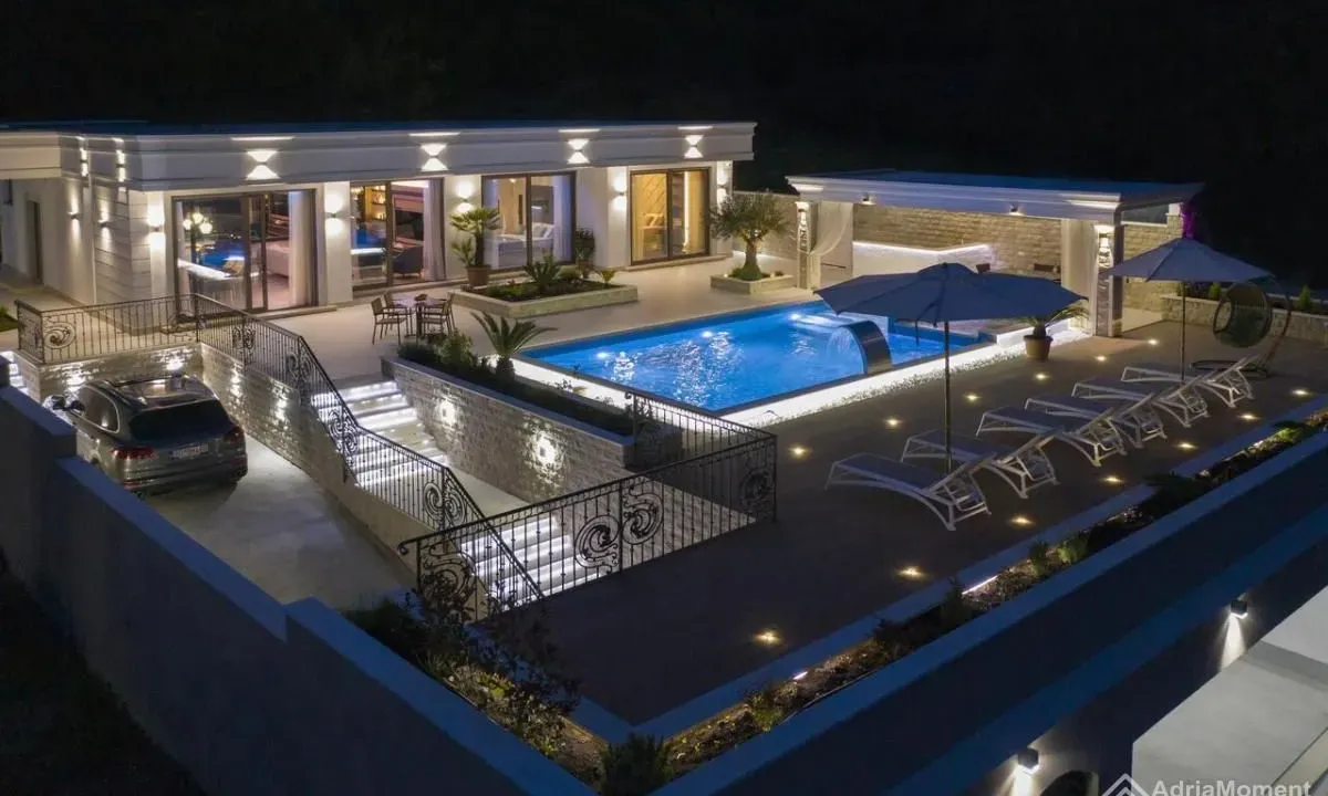 Sale, house, 190m², Prijevor, Budva