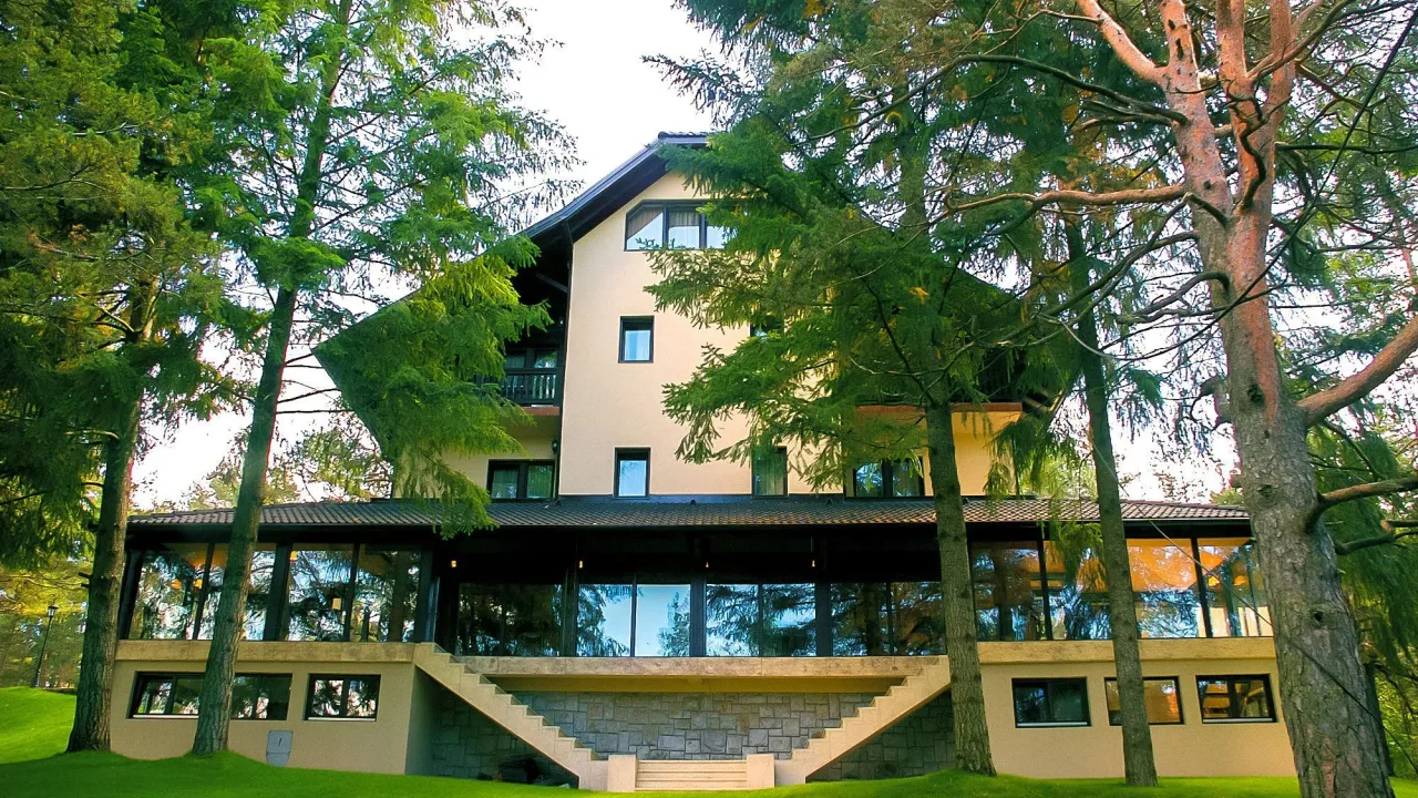 Sale, house, 1400m², Zlatibor, Srbija