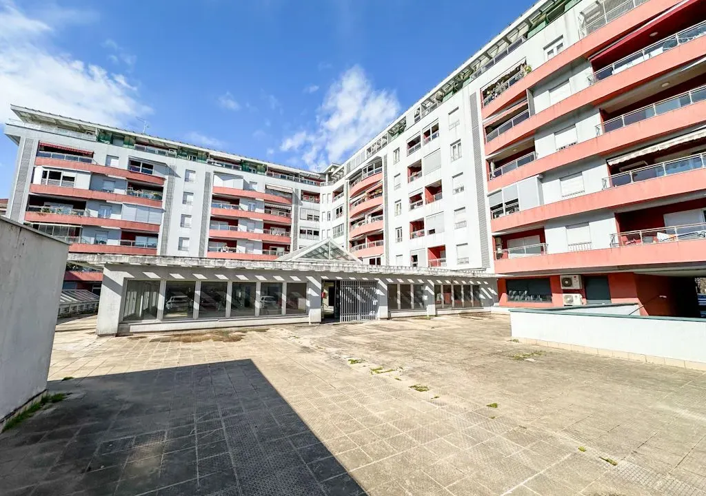 Sale, office space, 1990m², Preko Morače, Podgorica