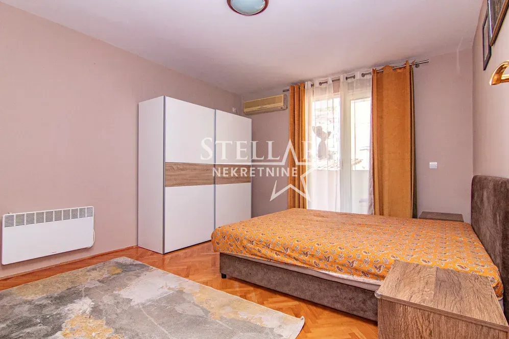 Prodaja, trosoban stan, 90m², Centar, Budva