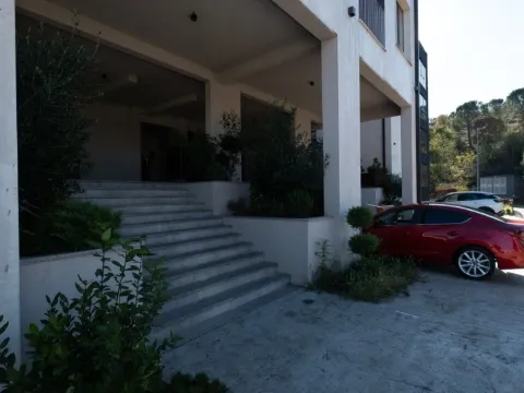 Prodaja, trosoban stan, 95m², Gornja Gorica, Podgorica - image 20