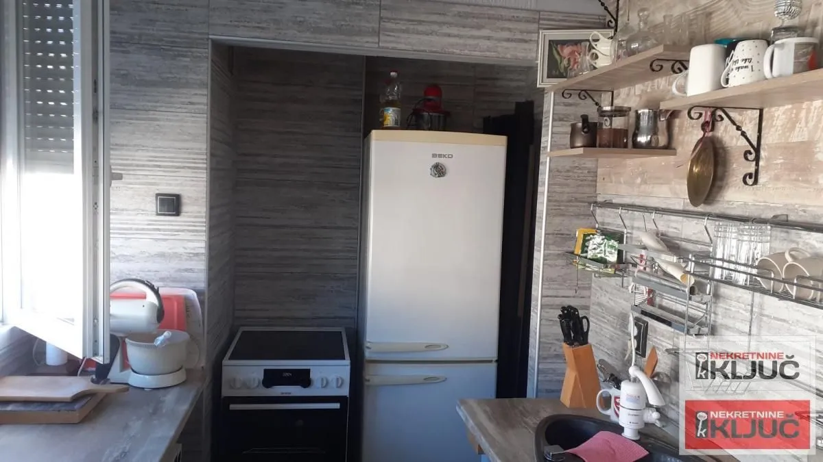 Prodaja, dvosoban stan, 56m², Bulevar Oslobodjenja, Novi Sad Sve Podlokacije