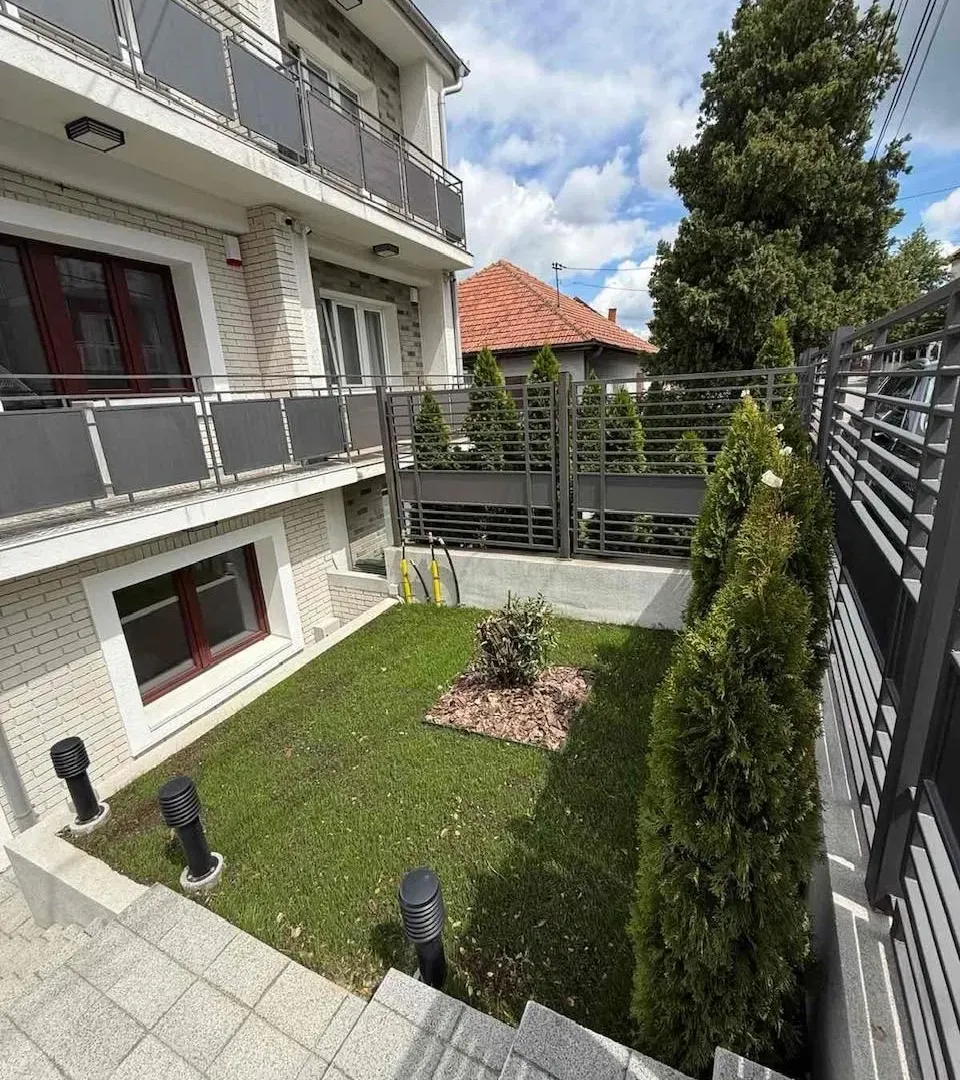 Izdavanje, kuća, 142m², Veliki Mokri Lug, Zvezdara Sve Podlokacije