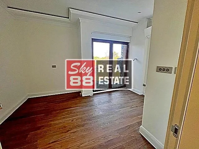 Rent, four bedroom apartment, 173m², Senjak, Beograd