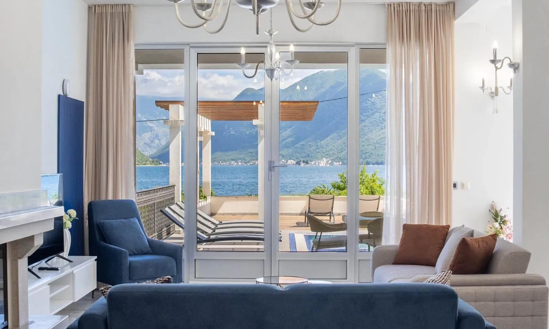 Prodaja, kuća, 405m², Strp, Kotor