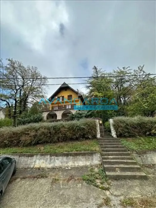 Izdavanje, stan, 250m², Sopot, Beograd