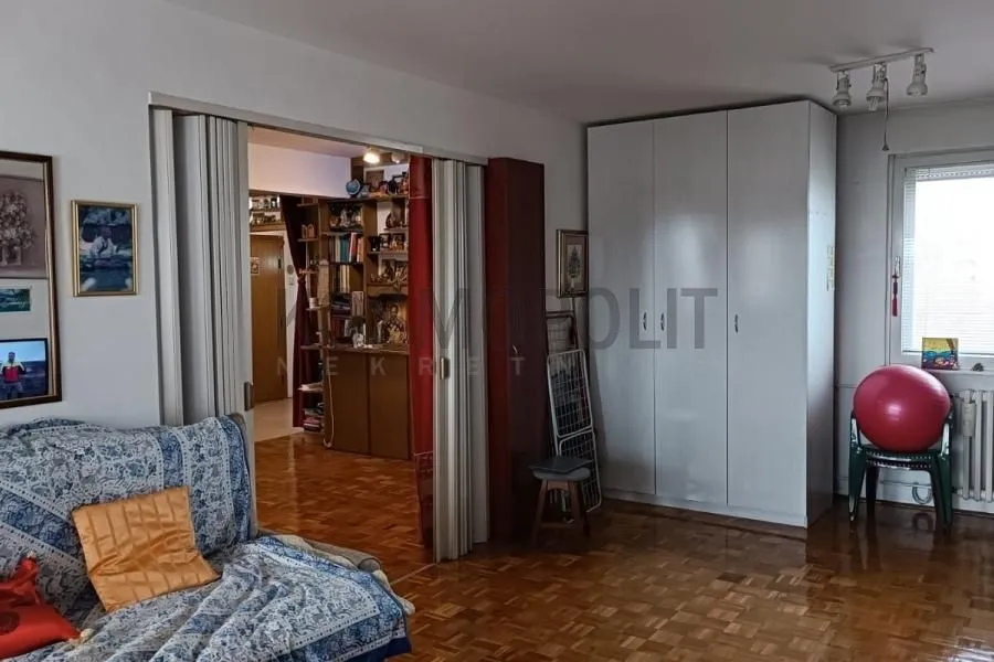 Sale, four bedroom apartment, 101m², Žarkovo, Beograd