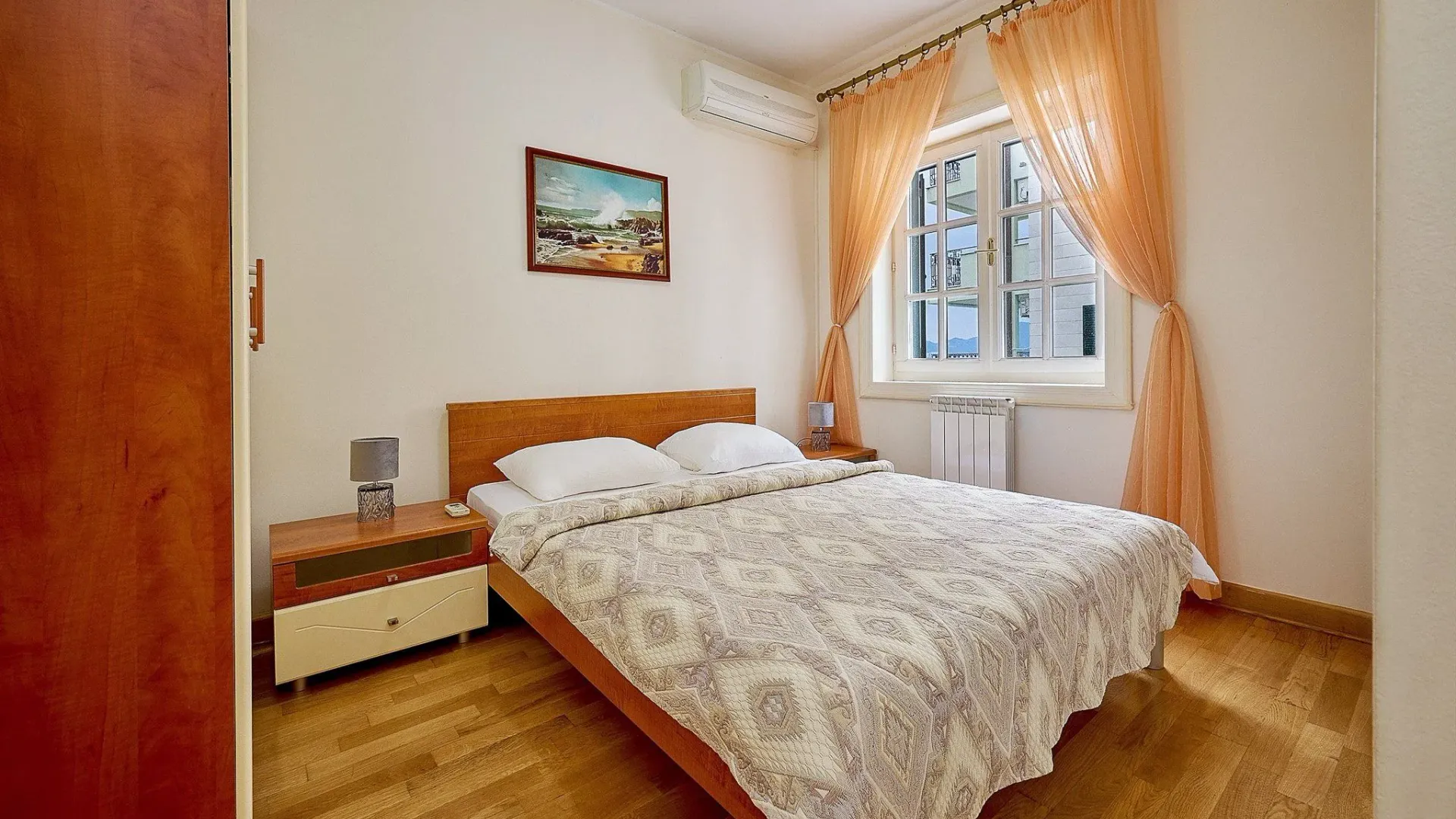 Sale, four bedroom apartment, 89m², Sveti Stefan, Budva