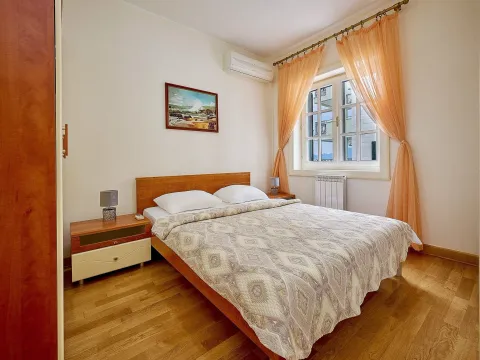 Sale, four bedroom apartment, 89m², Sveti Stefan, Budva - image 10