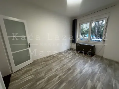 Rent, one bedroom apartment, 32m², Kalenić Pijaca, Vračar Sve Podlokacije - image 2