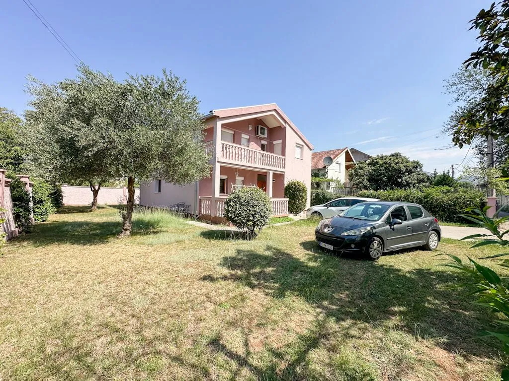 Prodaja, kuća, 200m², Zagorič, Podgorica
