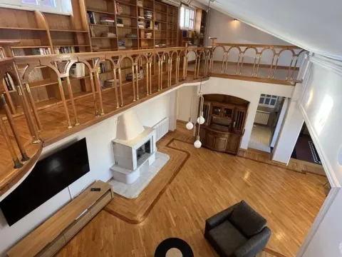 Izdavanje, četvorosoban stan, 173m², Vračar Hram, Vračar Sve Podlokacije - image 18