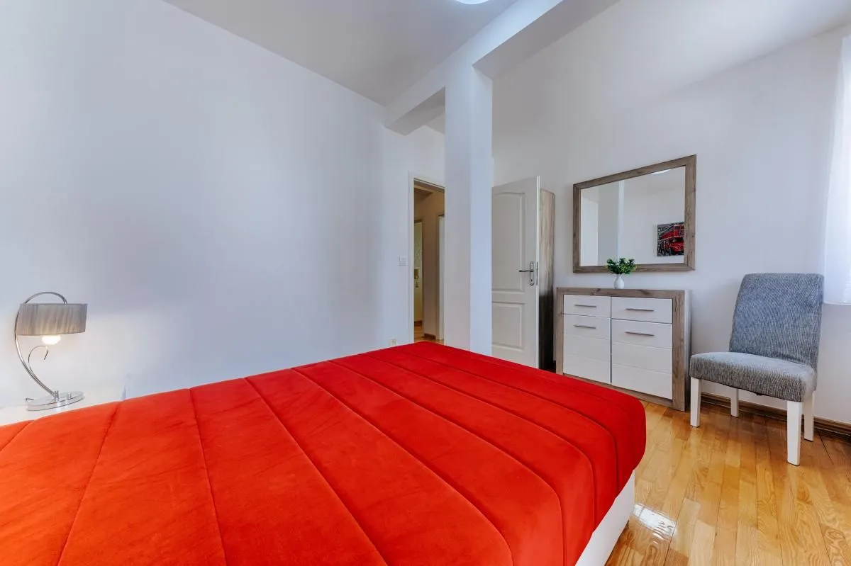 Prodaja, trosoban stan, 139m², Sveti Stefan, Budva