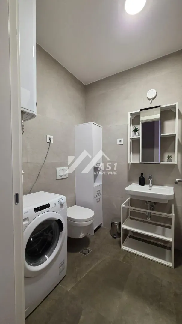 Izdavanje, dvosoban stan, 42m², Rotkvarija, Novi Sad Sve Podlokacije