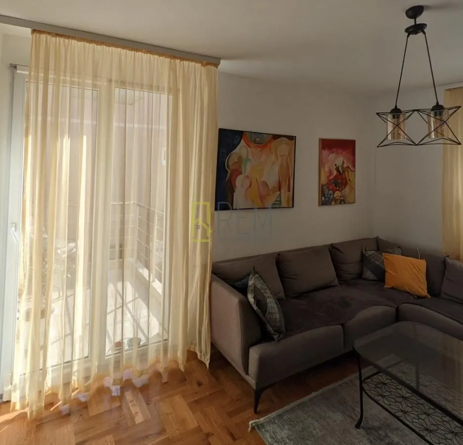 Prodaja, trosoban stan, 80m², Stari Aerodrom, Podgorica