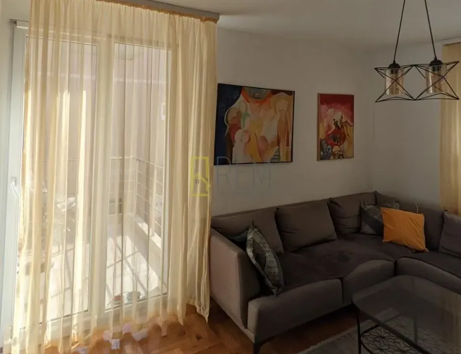 Prodaja, trosoban stan, 80m², Stari Aerodrom, Podgorica