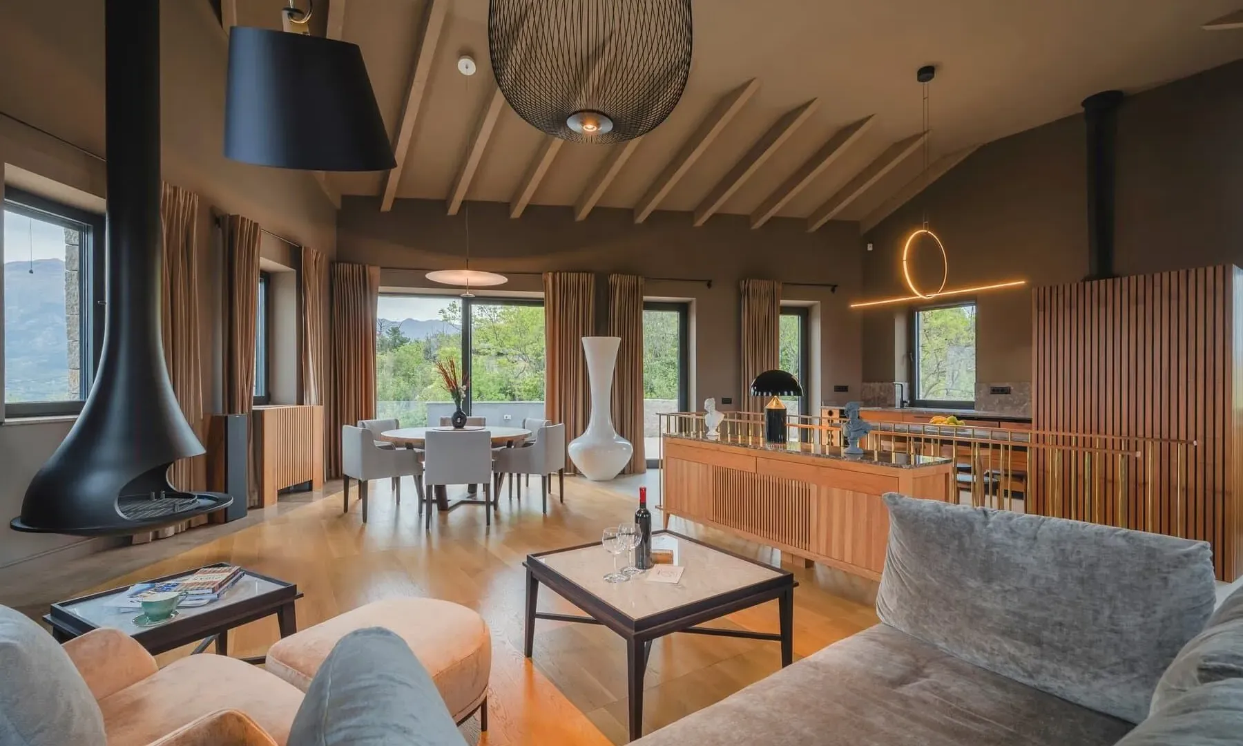 Rent, house, 520m², Đuraševići, Tivat