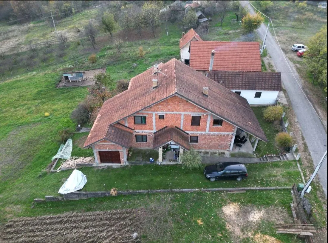Prodaja, kuća, 366m², Klupci, Loznica