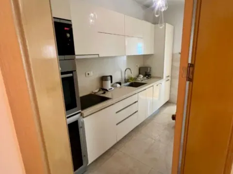 Izdavanje, trosoban stan, 113m², Preko Morače, Podgorica - image 12