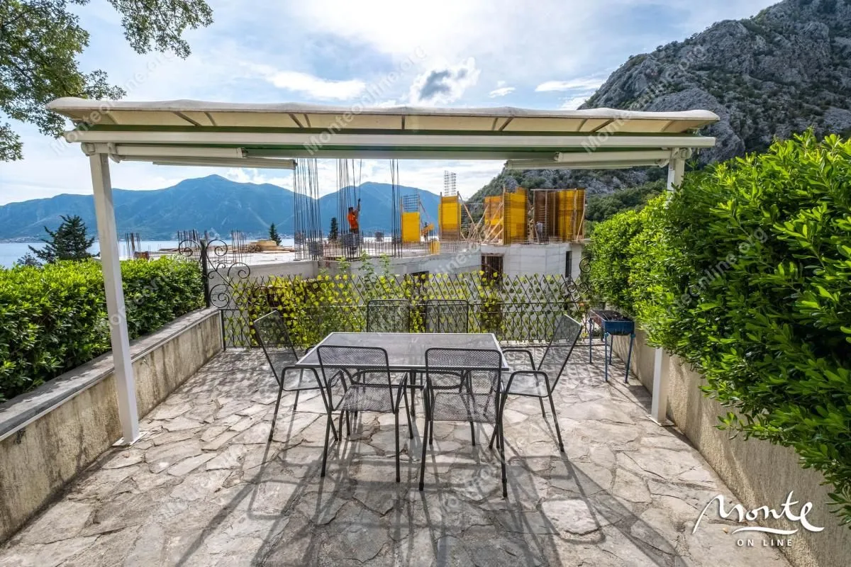 Sale, three bedroom apartment, 101m², Orahovac, Kotor