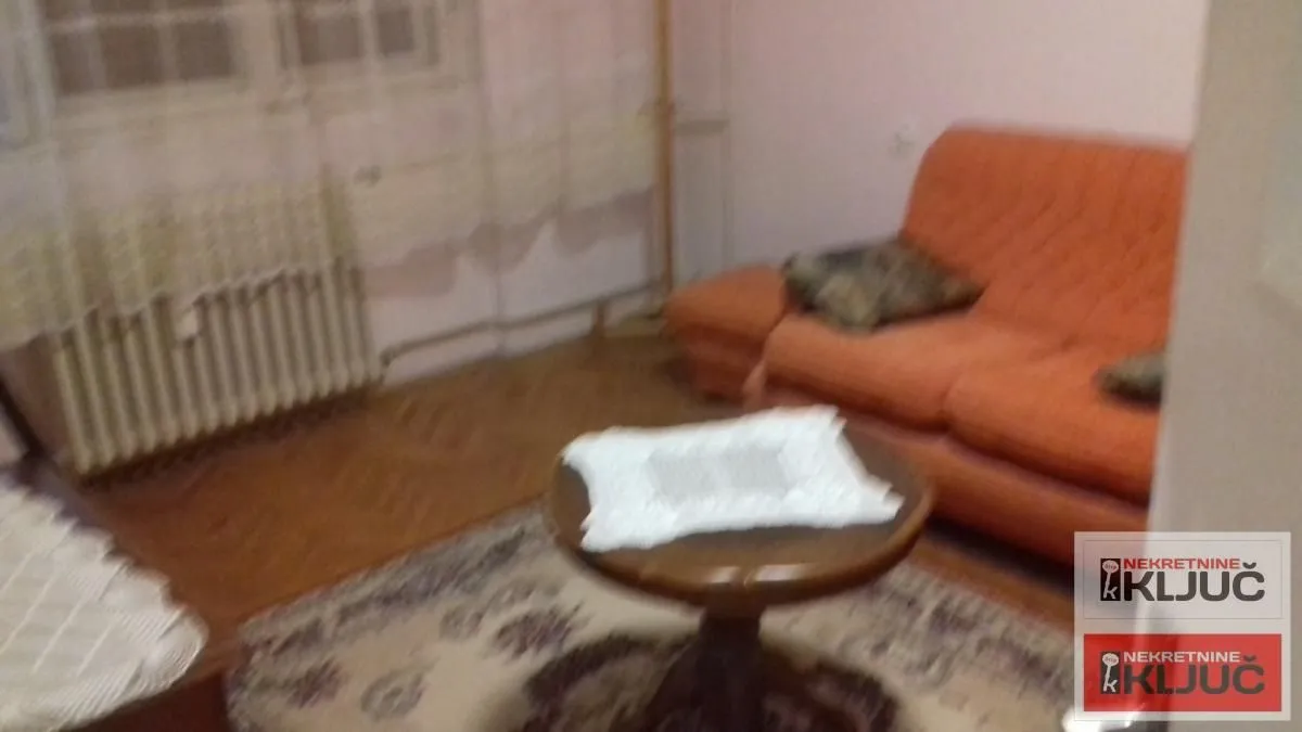 Prodaja, trosoban stan, 86m², Centar, Novi Sad