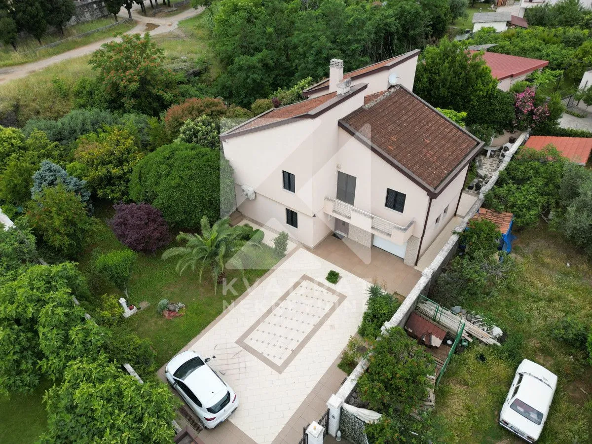 Sale, house, 280m², Masline, Podgorica