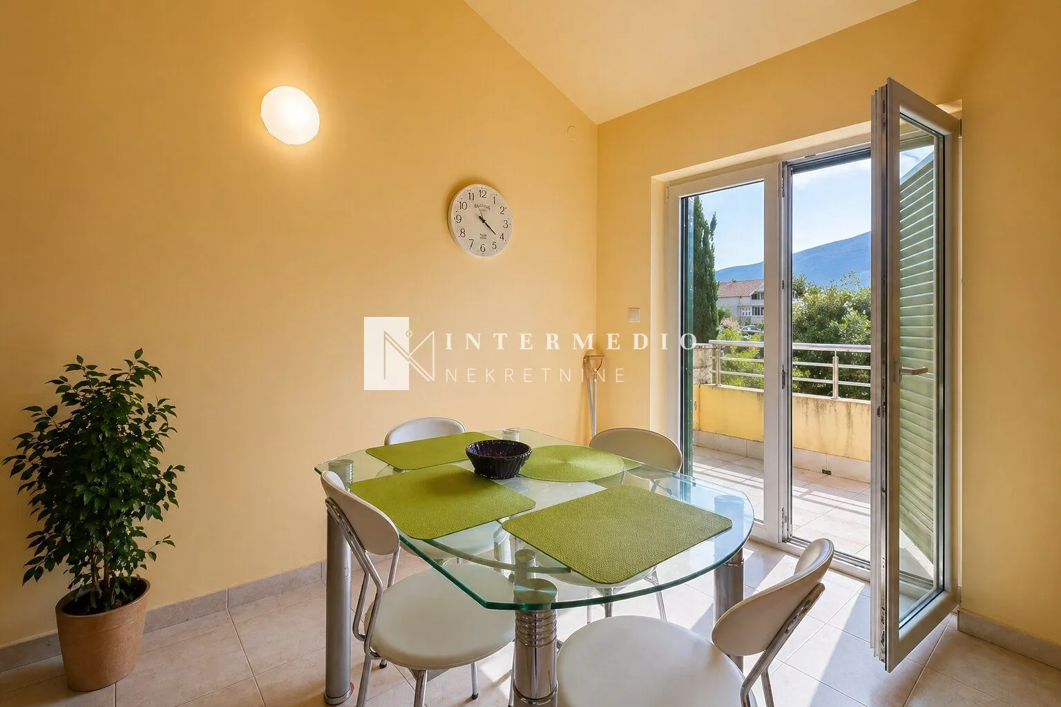 Prodaja, jednosoban stan, 58m², Đenovići, Herceg Novi