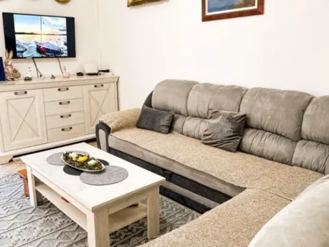 Sale, two bedroom apartment, 60m², Škaljari, Kotor - image 11