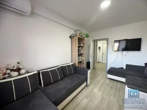 Prodaja, trosoban stan, 82m², Ćuprija, Srbija - image 9