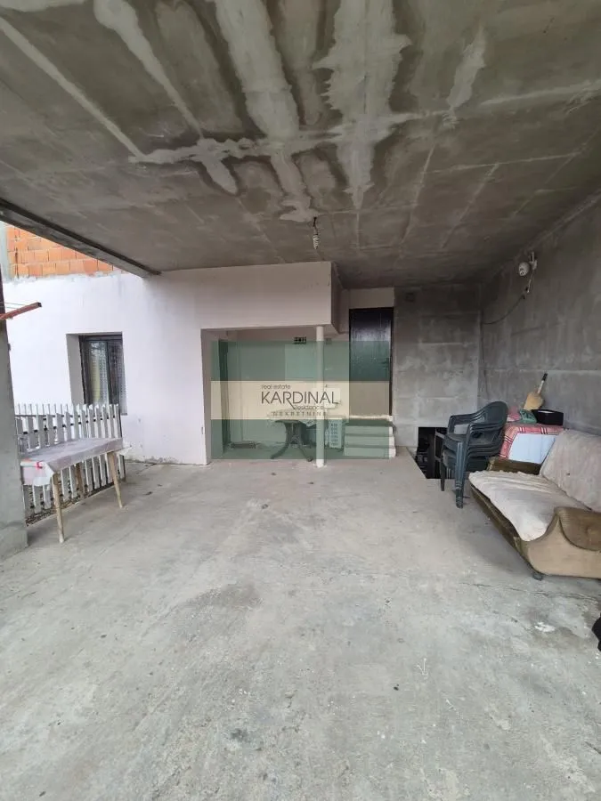 Prodaja, kuća, 300m², Tonja, Ćuprija
