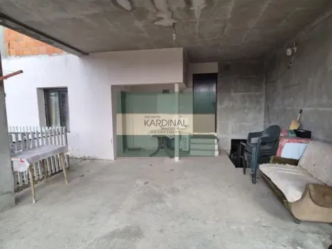 Prodaja, kuća, 300m², Tonja, Ćuprija - image 27