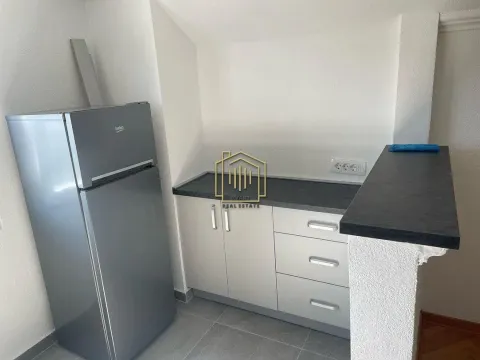 Izdavanje, dvosoban stan, 100m², Tološi, Podgorica - image 2