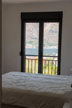 Izdavanje, jednosoban stan, 47m², Dobrota, Kotor - image 11