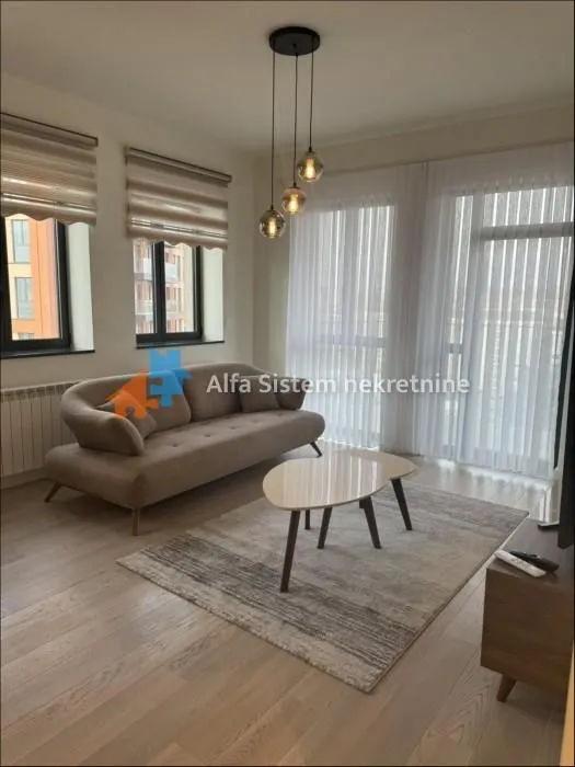 Izdavanje, četvorosoban stan, 110m², Savski Venac, Beograd