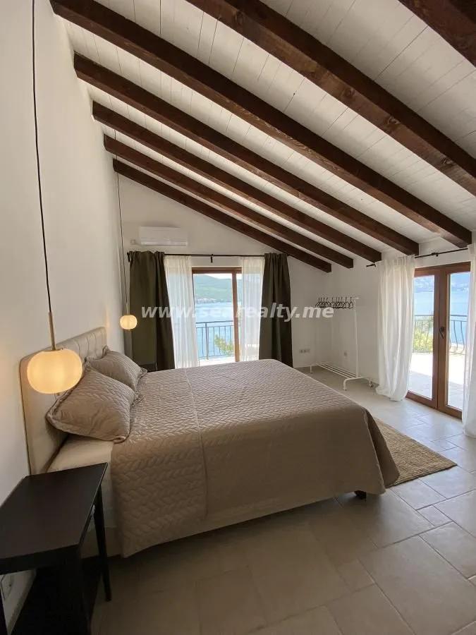 Izdavanje, kuća, 145m², Herceg Novi, Crna Gora
